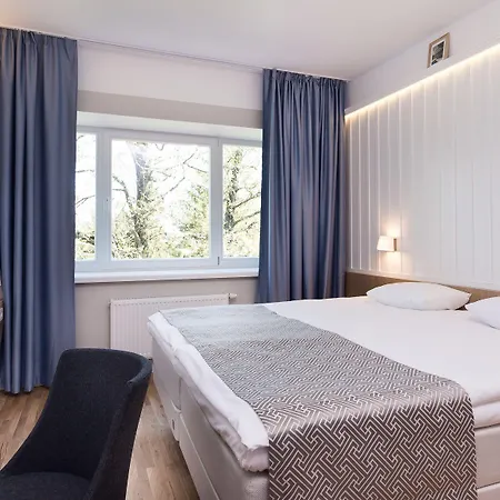 Rannahotell Otel 4*