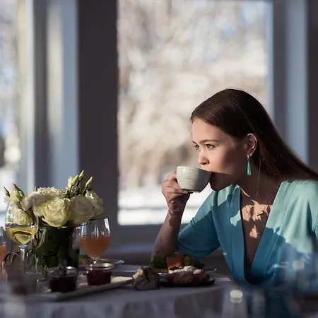 Rannahotell Готель Пярну